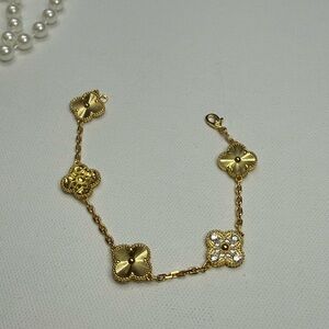 New! Elegant Gold Four Clover bracelet